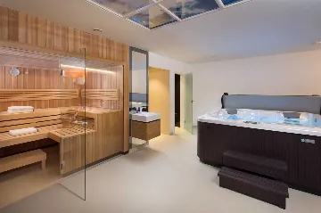 Villa for 8 Guests in Prigradica with Infinity Pool