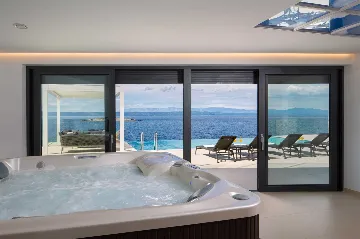 Villa for 8 Guests in Prigradica with Infinity Pool