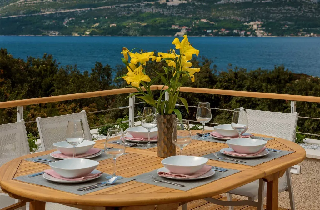 Zrnovo Villa for up to 14 with rooftop infinity pools