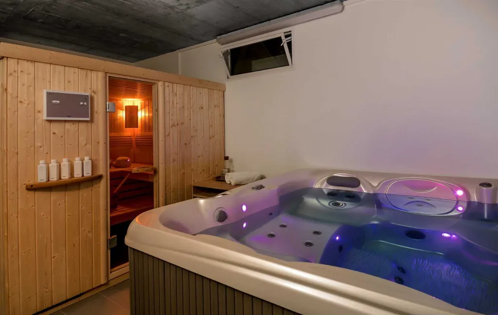 Zrnovo Villa for up to 14 with rooftop infinity pools