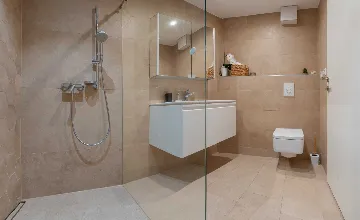 Zrnovo 3-Bedroom Villa for up to 7 with Rooftop Pool