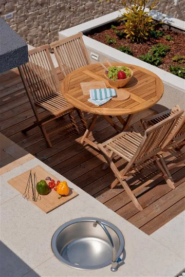 Zrnovo 3-Bedroom Villa for up to 7 with Rooftop Pool