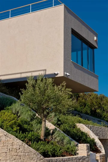 Zrnovo 3-Bedroom Villa for up to 7 with Rooftop Pool