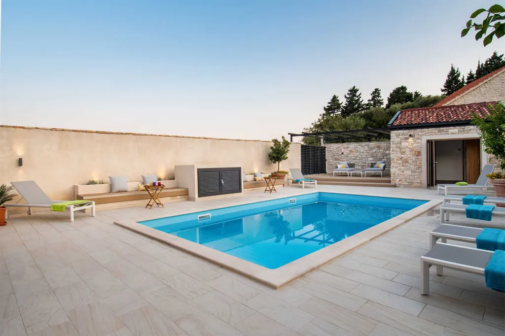 Heated Pool Villa in Prizba for 8 Guests