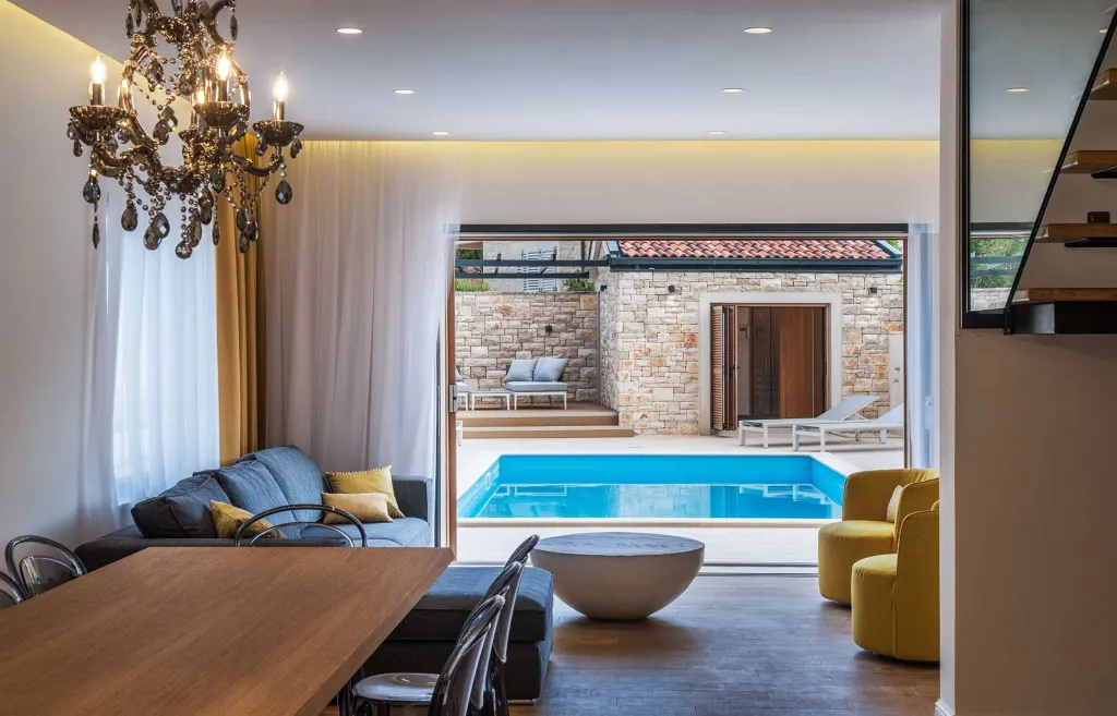 Heated Pool Villa in Prizba for 8 Guests