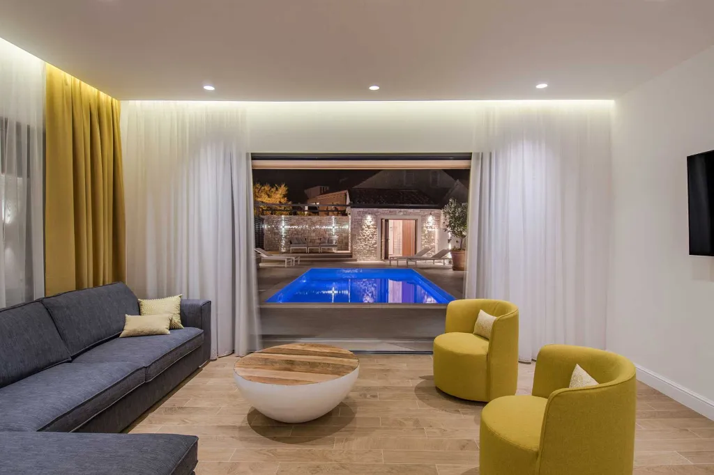 Heated Pool Villa in Prizba for 8 Guests