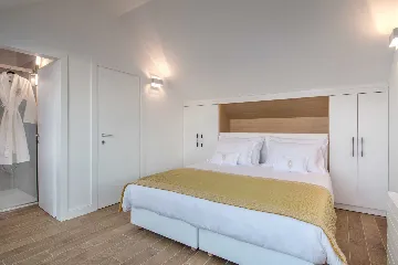 Heated Pool Villa in Prizba for 8 Guests