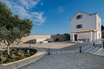 Heated Pool Villa in Prizba for 8 Guests