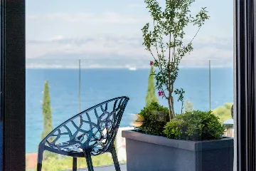 Sutivan 3-Bedroom Villa with Heated Infinity Pool