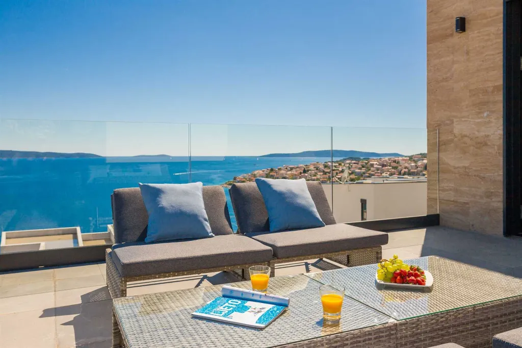 Okrug Gornji Villa for 10 with Infinity Pool