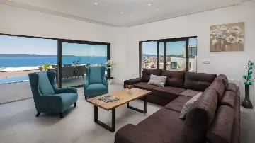 Infinity Pool Villa for 8+2 in Okrug Gornji