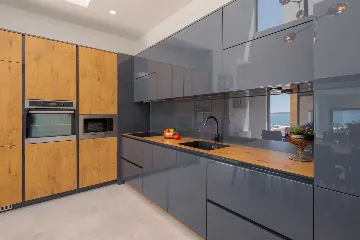 Infinity Pool Villa for 8+2 in Okrug Gornji