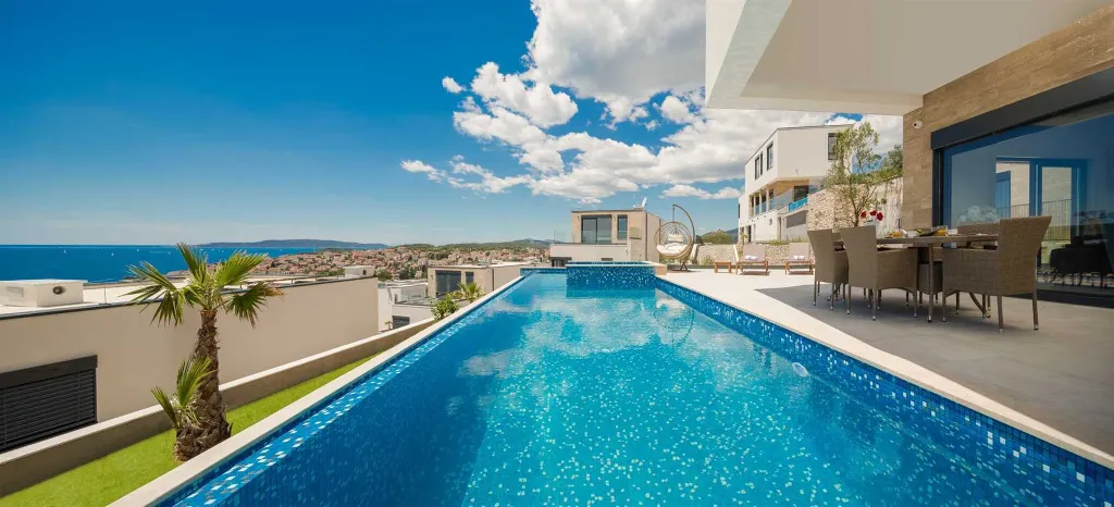 Infinity Pool Villa for 8+2 in Okrug Gornji