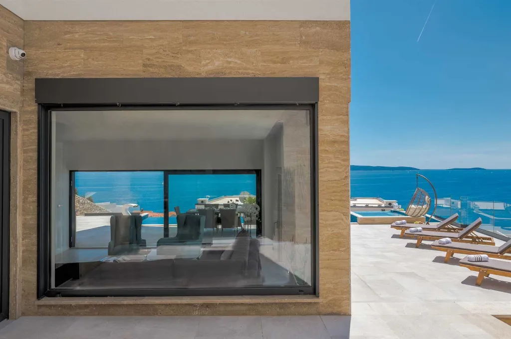 Infinity Pool Villa for 8+2 in Okrug Gornji