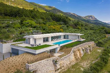 Split Villa for up to 12 Guests with Heated Pool