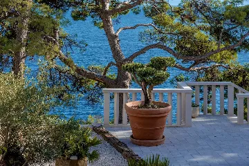 4-Bedroom Villa in Sumartin for 8 Guests