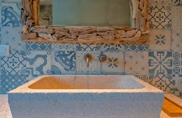 4-Bedroom Villa in Sumartin for 8 Guests