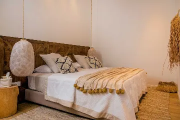 4-Bedroom Villa in Sumartin for 8 Guests