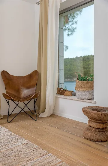 4-Bedroom Villa in Sumartin for 8 Guests