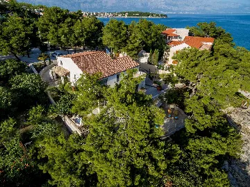 4-Bedroom Villa in Sumartin for 8 Guests