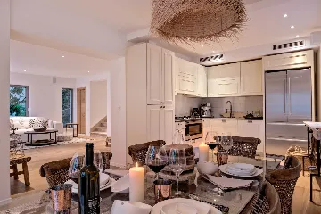 4-Bedroom Villa in Sumartin for 8 Guests