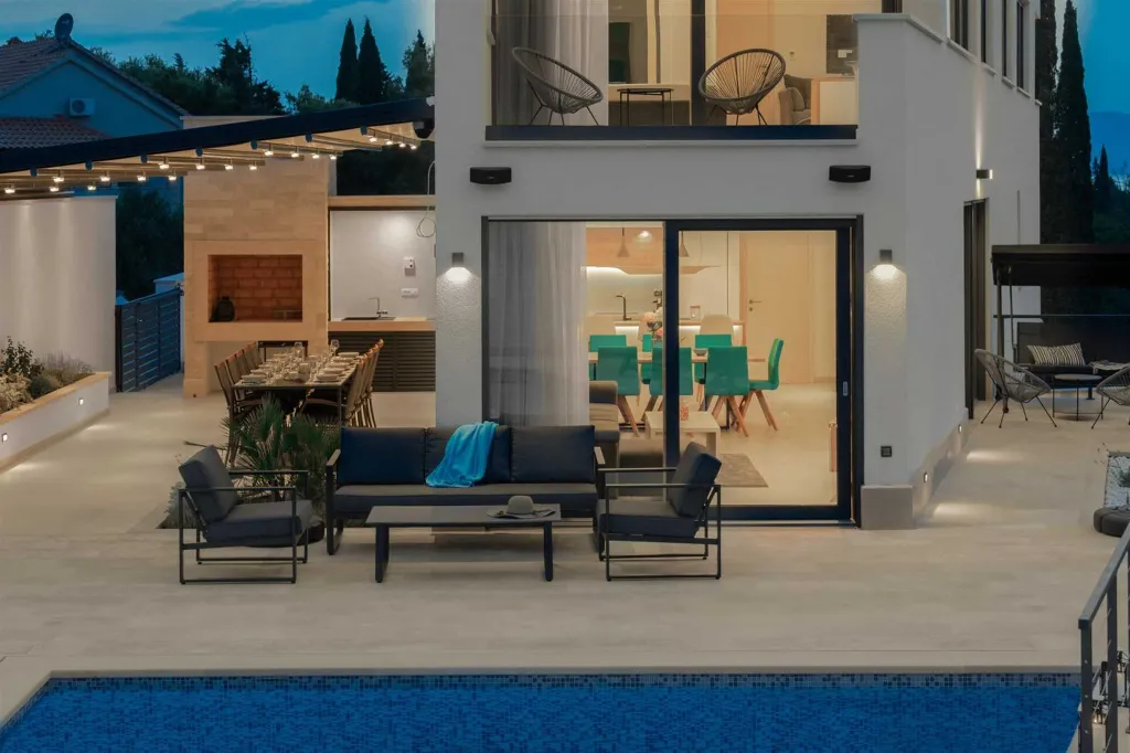 Supetar Villa with Heated Pool and Sauna (8+3)