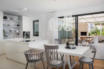 Sutivan Villa Complex with Heated Pools