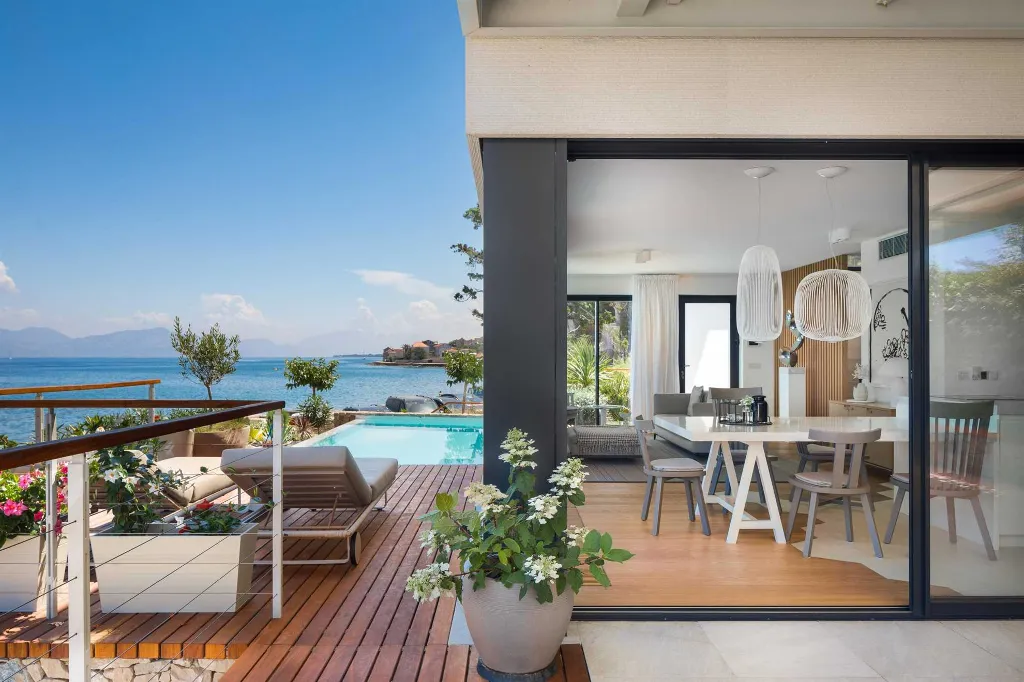 Sutivan Villa Complex with Heated Pools