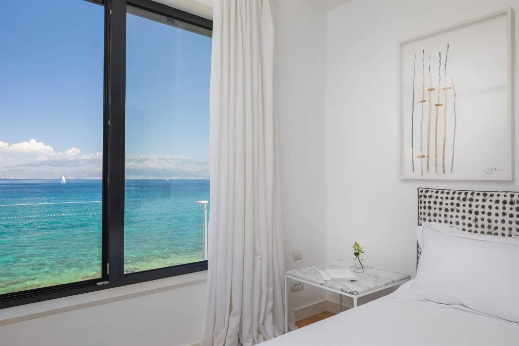 Sutivan Villa Complex with Heated Pools