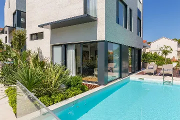 Sutivan Villa Complex with Heated Pools