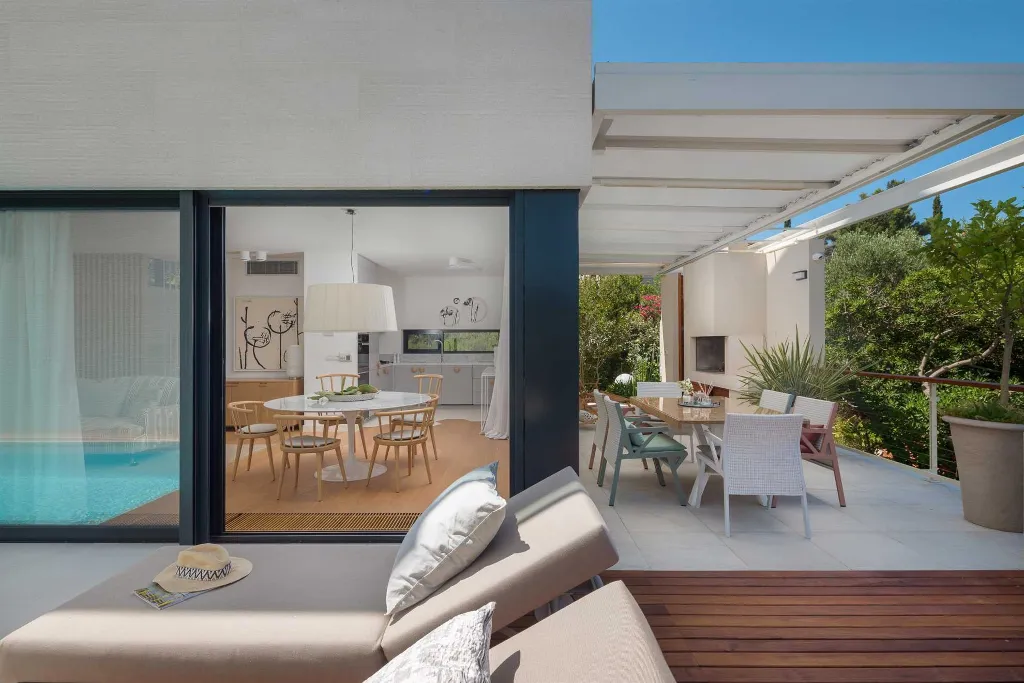 Sutivan Villa Complex with Heated Pools