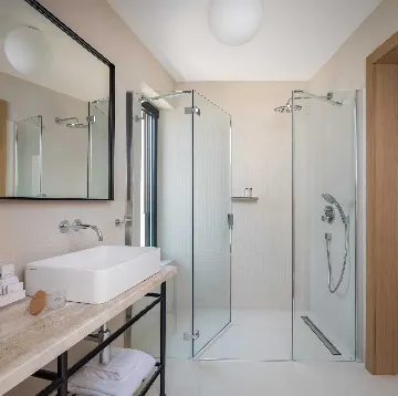 Sutivan Villa Complex with Heated Pools