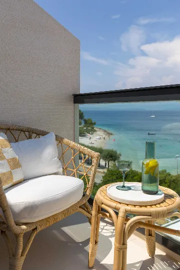 Sutivan Villa Complex with Heated Pools