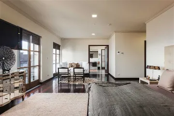 Split Villa with Outdoor Pool for 8 Guests