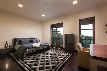 Split Villa with Outdoor Pool for 8 Guests