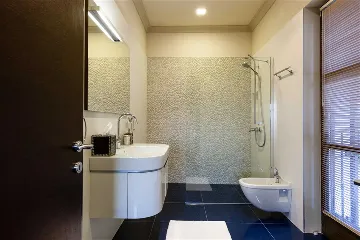 Split Villa with Outdoor Pool for 8 Guests