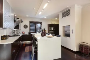 Split Villa with Outdoor Pool for 8 Guests