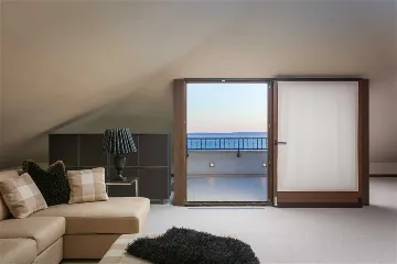 Split Villa with Outdoor Pool for 8 Guests