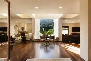 Split Villa with Outdoor Pool for 8 Guests