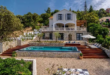 Heated Infinity Pool Villa for 10 in Korčula