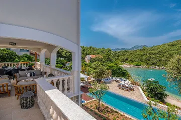 Heated Infinity Pool Villa for 10 in Korčula