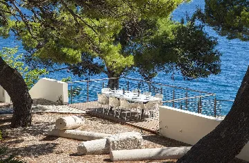 Villa with Pool 10 m from the Beach, Lokva Rogoznica