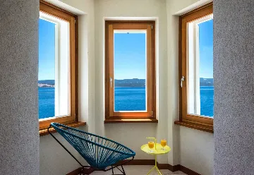 Villa with Pool 10 m from the Beach, Lokva Rogoznica