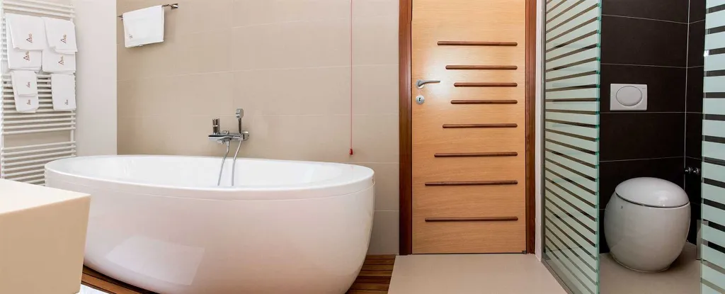 Villa with Pool 10 m from the Beach, Lokva Rogoznica