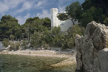 Villa with Pool 10 m from the Beach, Lokva Rogoznica