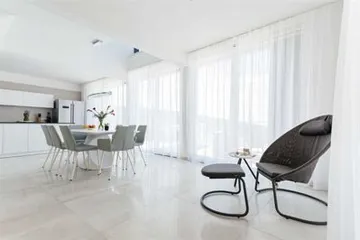 3-Bedroom Villa with Heated Pool in Vinisce