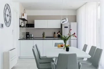 3-Bedroom Villa with Heated Pool in Vinisce