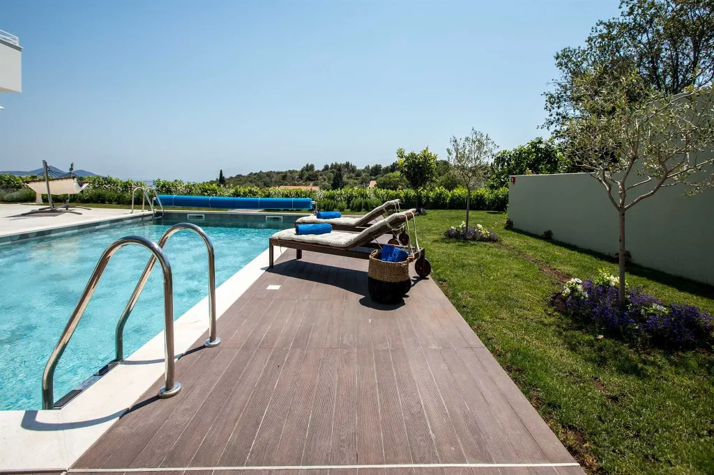 Air-Conditioned 4-Bedroom Villa in Orasac (8 Guests)