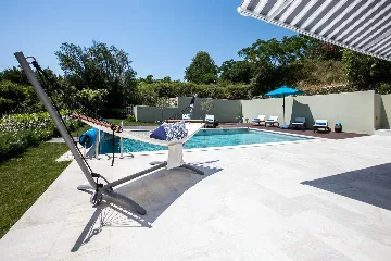 Air-Conditioned 4-Bedroom Villa in Orasac (8 Guests)