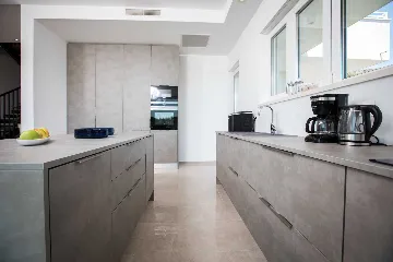 Air-Conditioned 4-Bedroom Villa in Orasac (8 Guests)